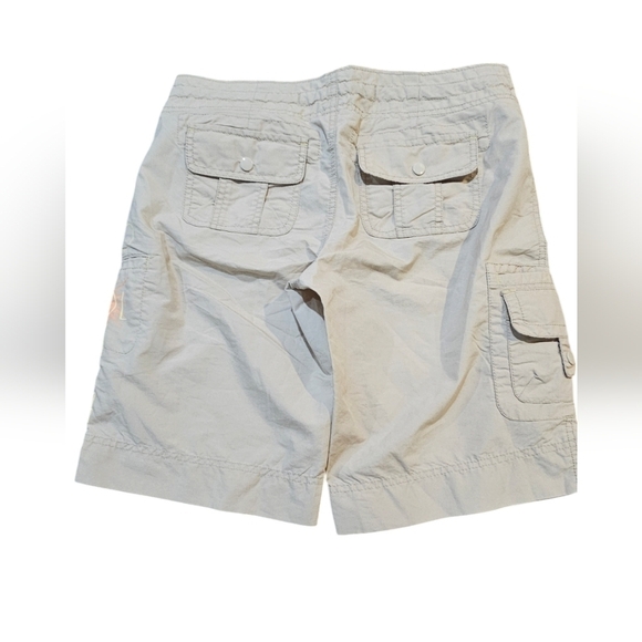 GAP - Women's Bermuda Cargo Shorts​​​​​ - Picture 3 of 8